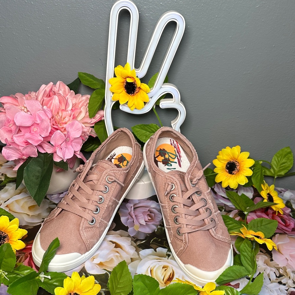 Women’s Casual Pink Canvas Sneakers